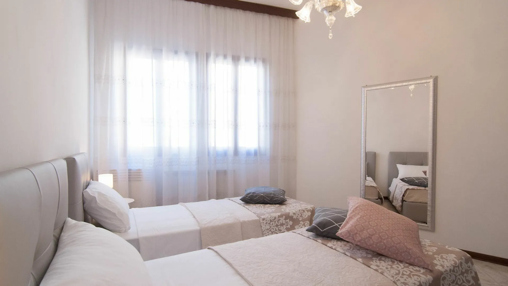 Riva Excelsior Apartment Venice 0*,